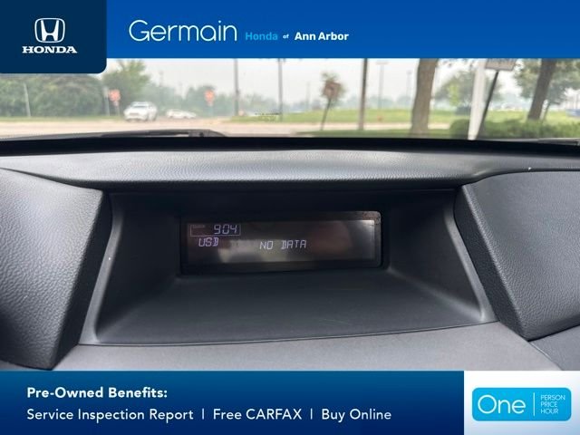 Used 2012 Alabaster Silver Metallic Honda LX image 25