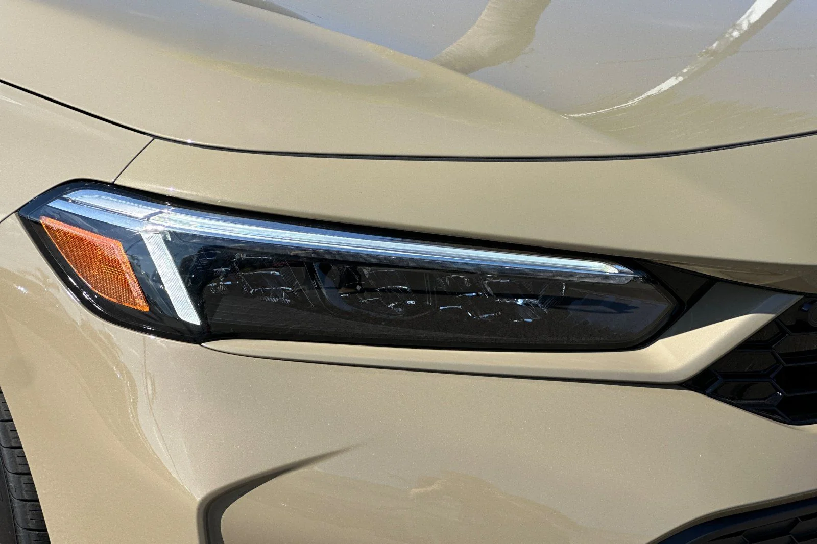 New 2026 Sand Dune Pearl Honda Sport Touring image 29