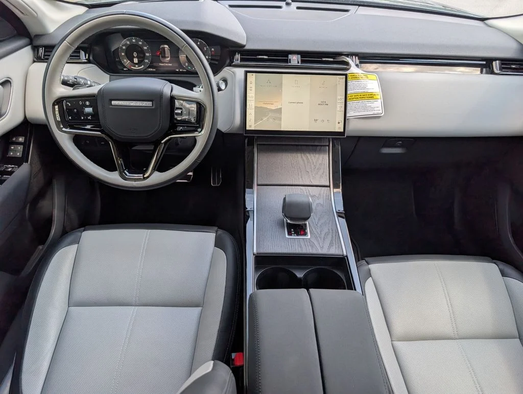 Certified Used 2025 Gray Land Rover Dynamic SE image 11