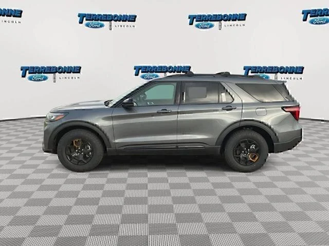 New 2026 Carbonized Gray Metallic Ford Tremor® image 27