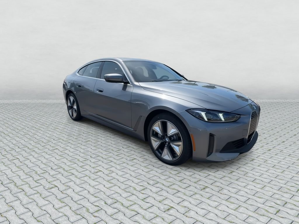 New 2026 Skyscraper Grey Metallic BMW xDrive40 image 2
