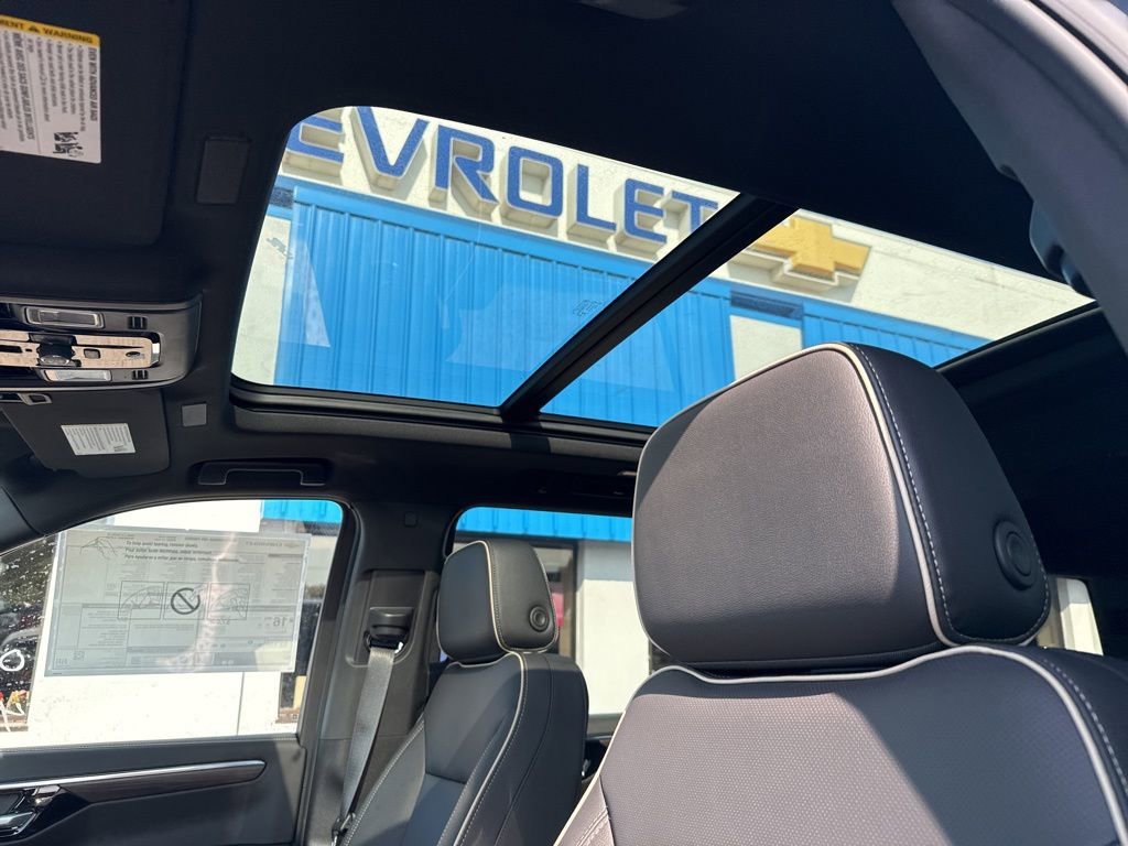2026 Chevrolet Suburban Premier - Photo 35