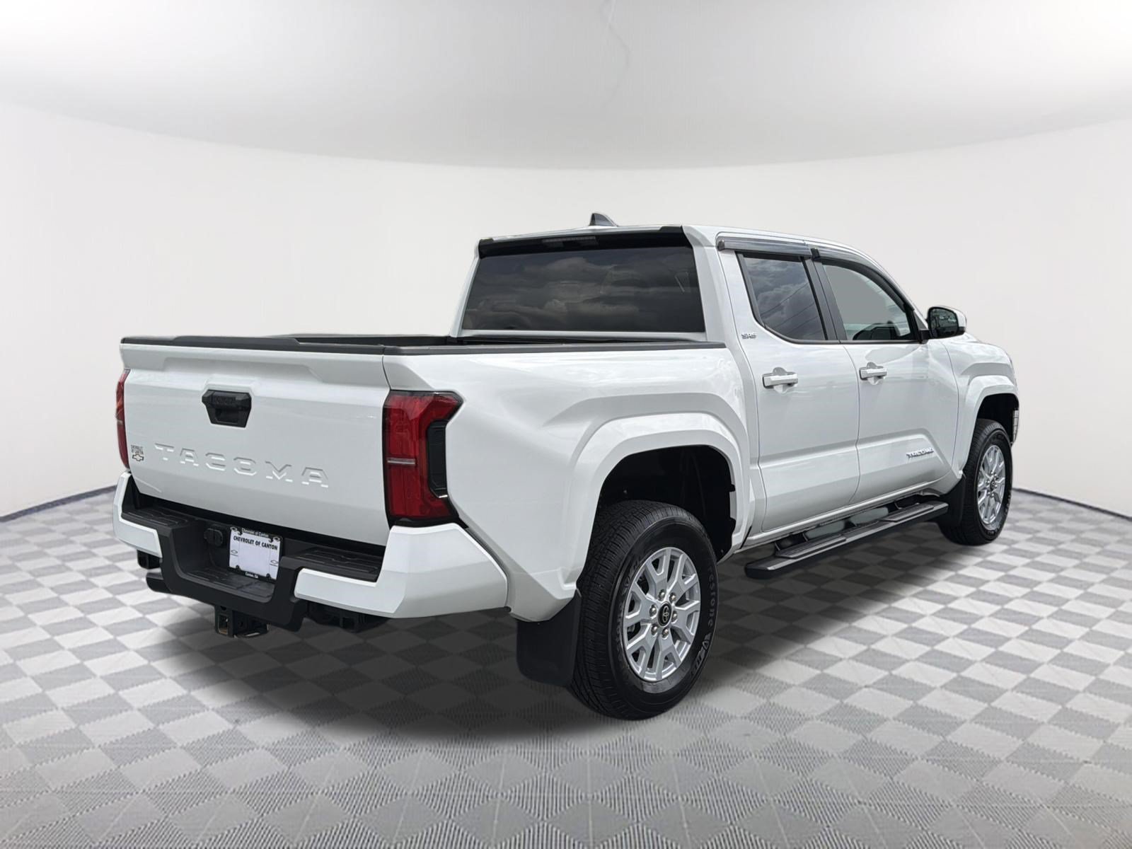 Used 2025 Ice Cap Toyota SR5 image 5