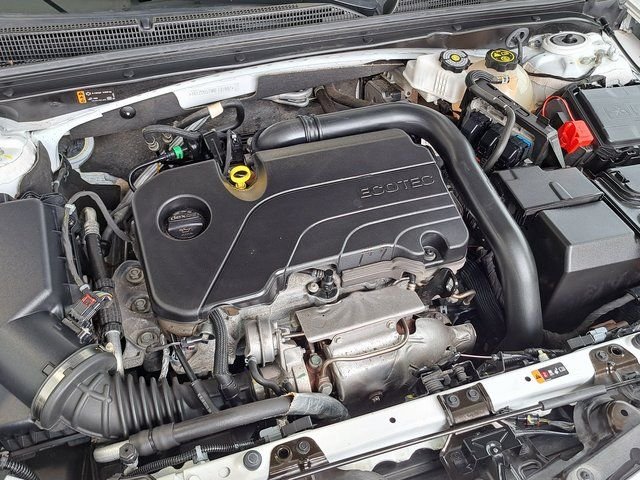 Used 2024 White Chevrolet LT image 35