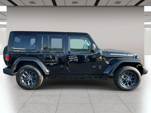 New 2026 Black Clear-Coat Exterior Paint Jeep 85th Anniversary Edition image 2