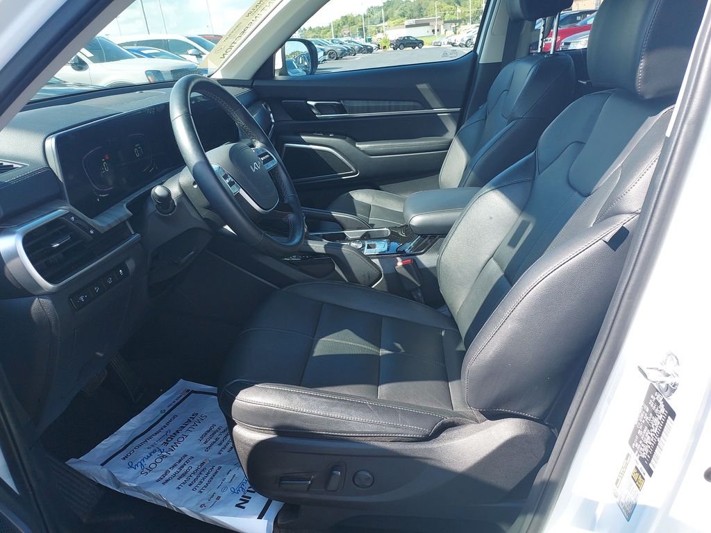 Used 2025 White Kia EX image 13