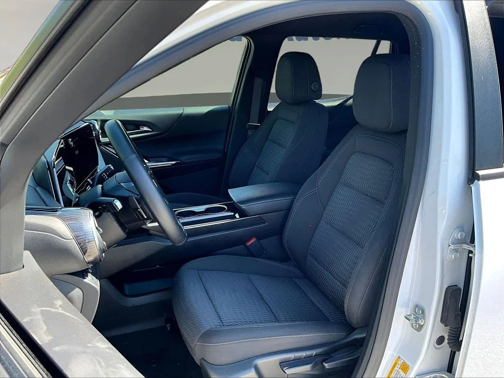 2025 Chevrolet Equinox LT - Photo 24