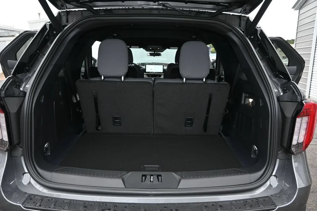 New 2027 Carbonized Gray Metallic Ford Active image 20