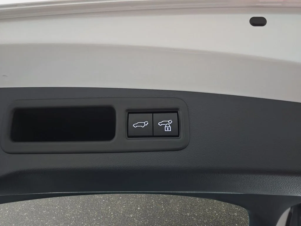 New 2026 Eminent White Pearl Lexus PREMIUM image 13