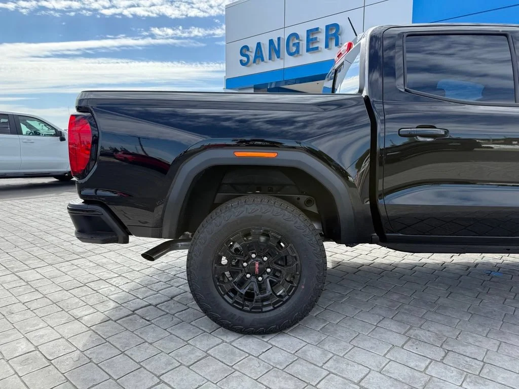 New 2026 Onyx Black GMC Elevation image 11