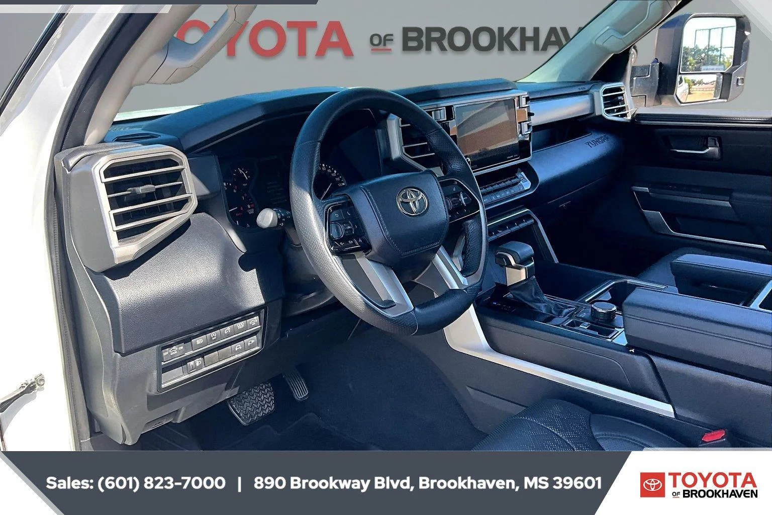 Used 2023 Ice Cap Toyota SR5 image 12