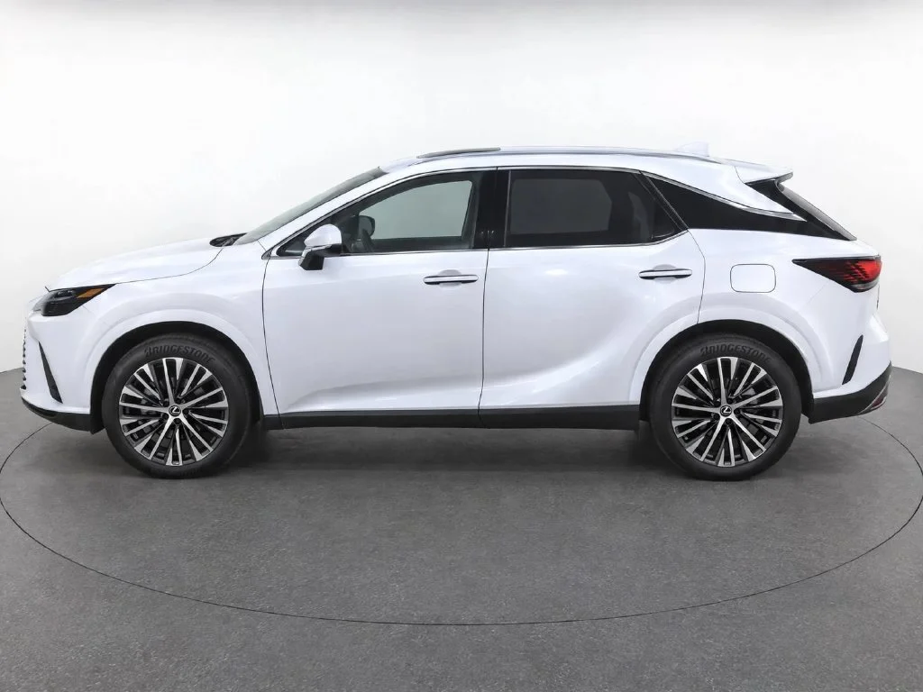 Used 2024 White Lexus 350 Premium Plus image 7