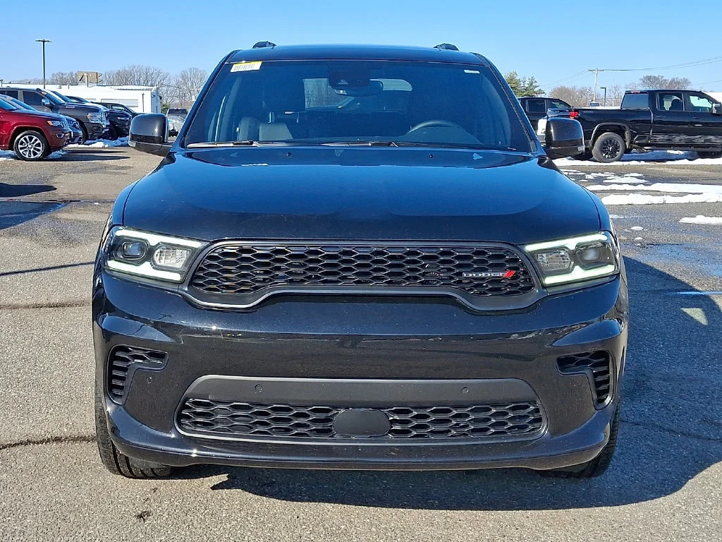 New 2026 Diamond Black Clear-Coat Exterior Paint Dodge GT Plus image 2