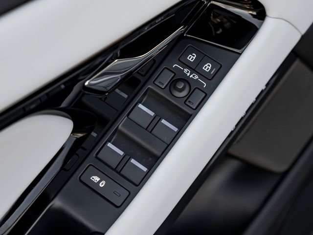 New 2026 Tribeca Blue Land Rover Hoxton Edition image 26