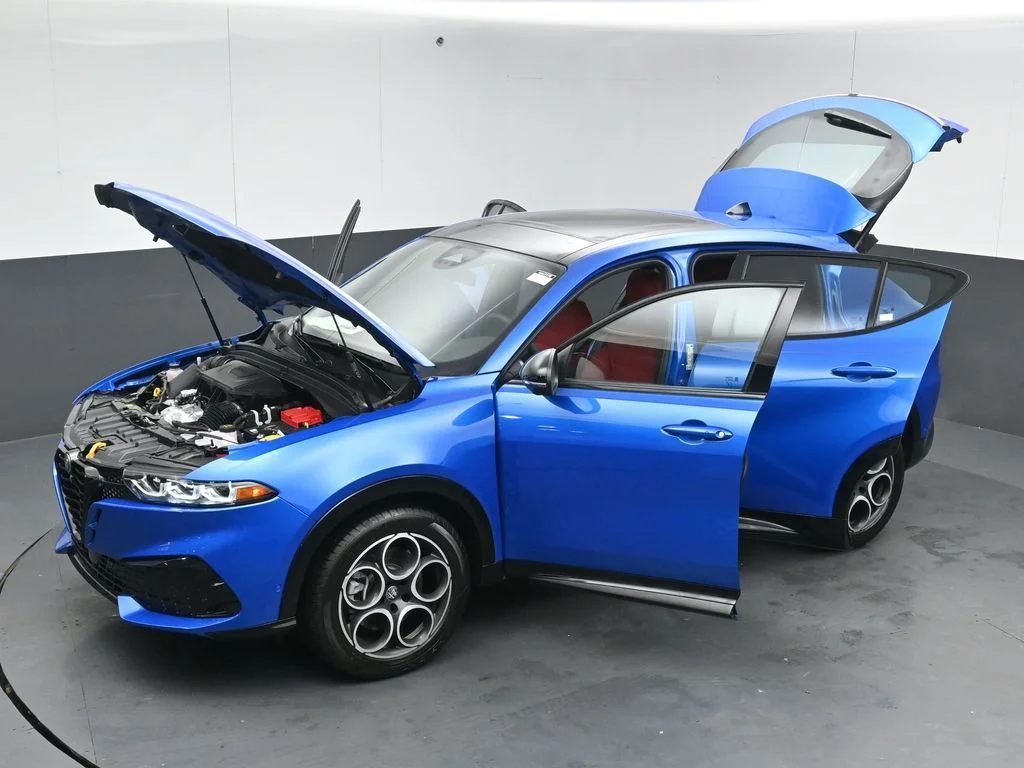 New 2026 Misano Blue Metallic Exterior Paint Alfa Romeo Base image 52