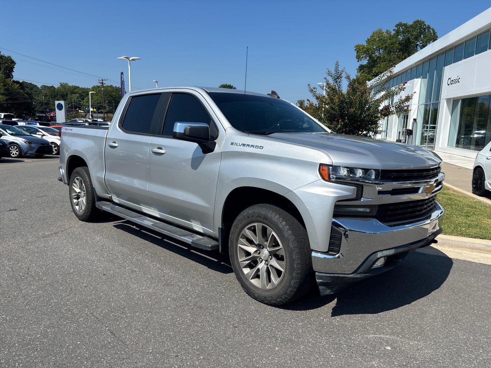Used 2019 Silver Ice Metallic Chevrolet LT image 8
