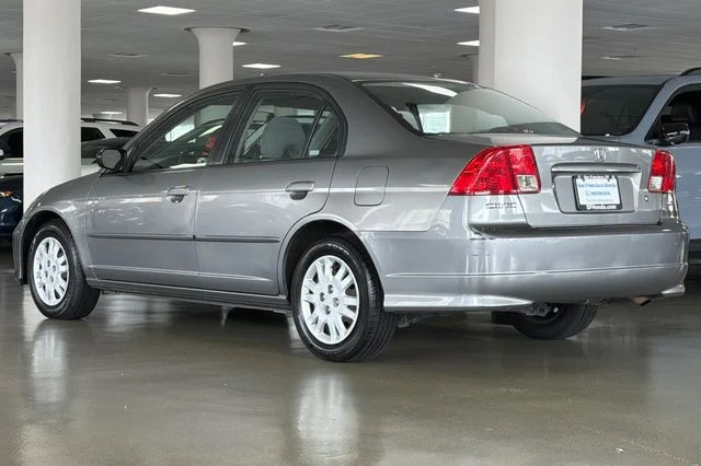 Used 2005 Magnesium Metallic Honda LX image 10