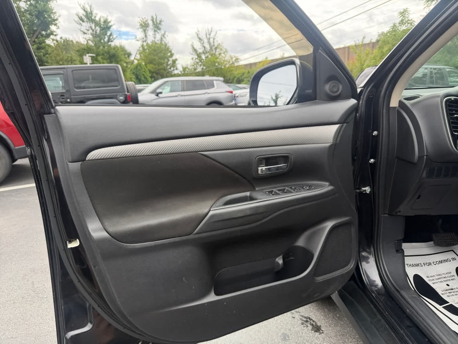 Used 2017 Labrador Black Pearl Mitsubishi ES image 14