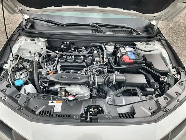 Certified Used 2025 Platinum White Pearl Honda SE image 33