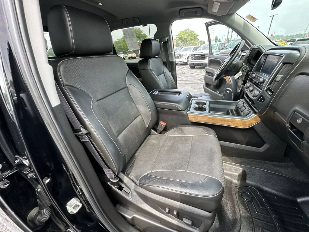 Used 2017 BLACK Chevrolet LTZ image 20