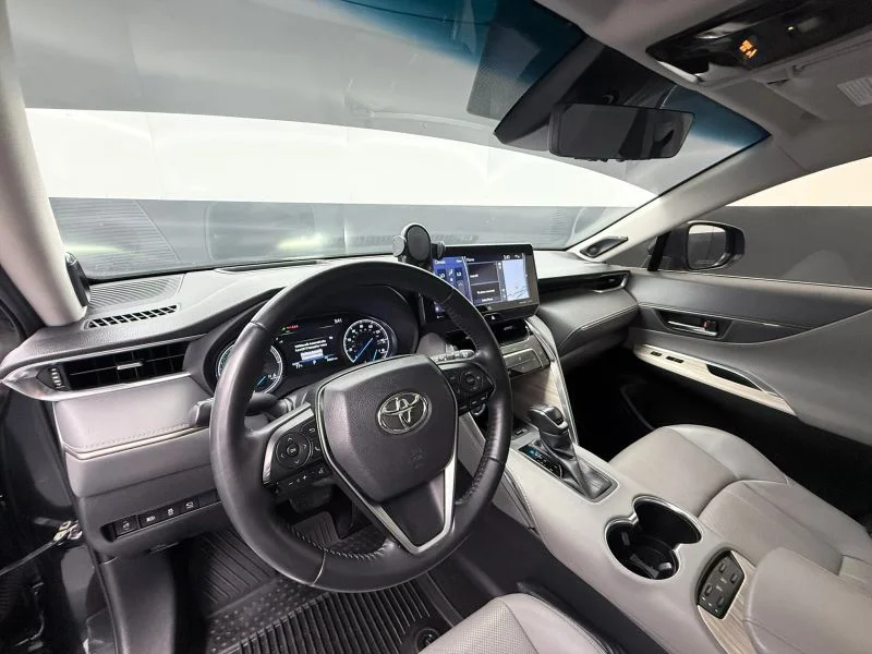 Used 2021  Toyota Limited Sport Utility 4D image 30