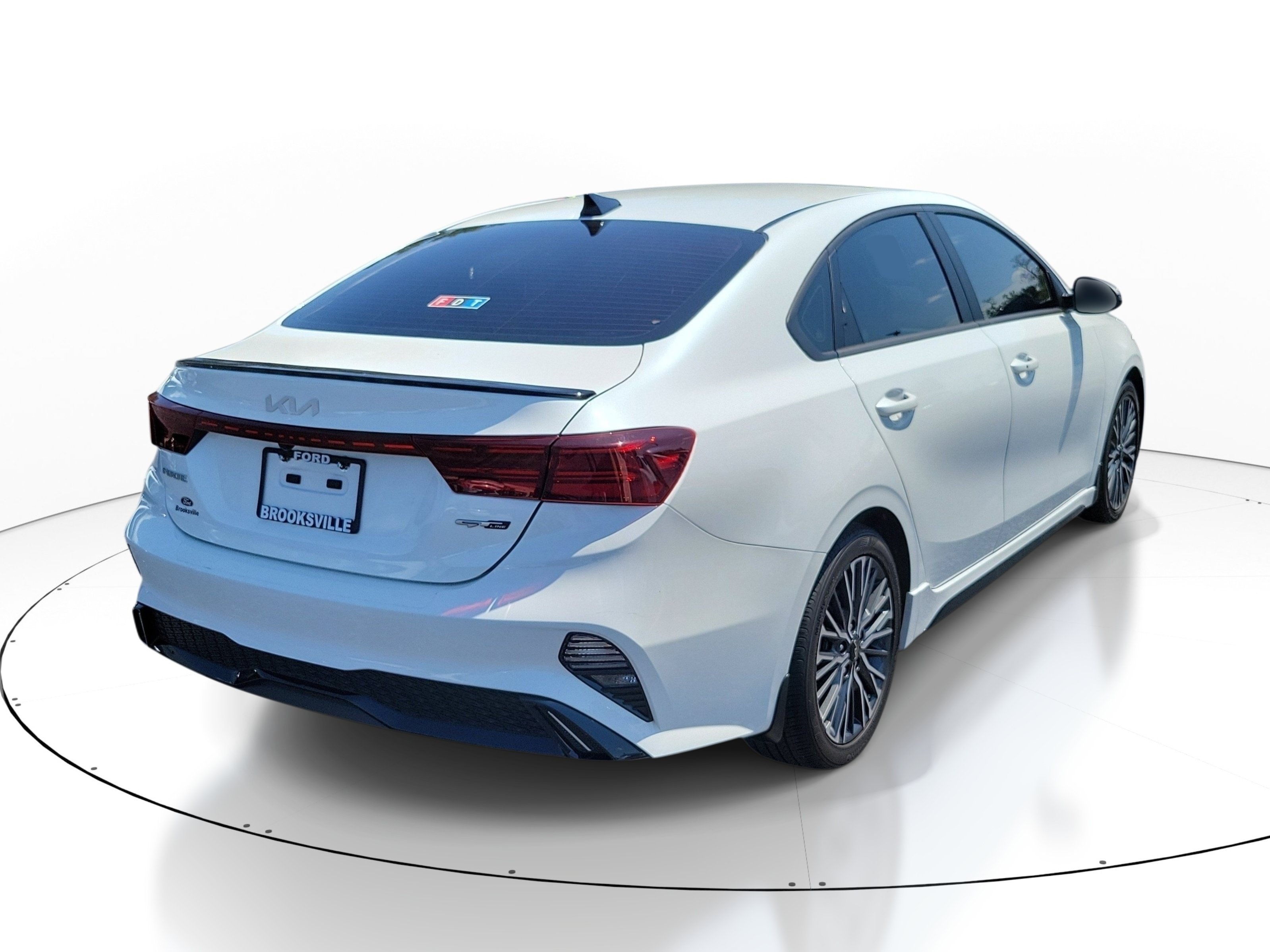 Used 2022 Snow White Pearl Kia GT-Line image 6