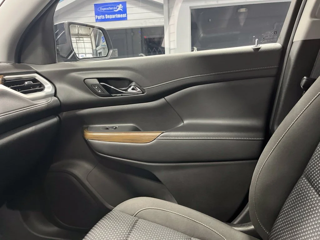 Used 2021 Midnight Blue Metallic GMC SLE image 15