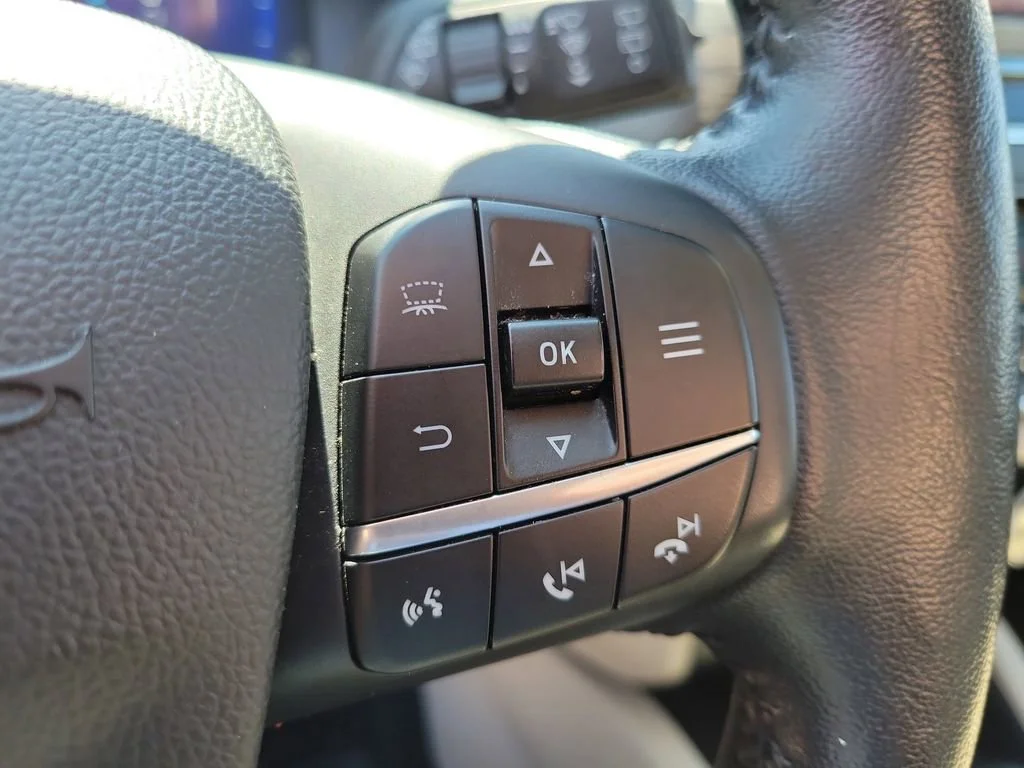 Used 2020  Ford Titanium Hybrid image 26