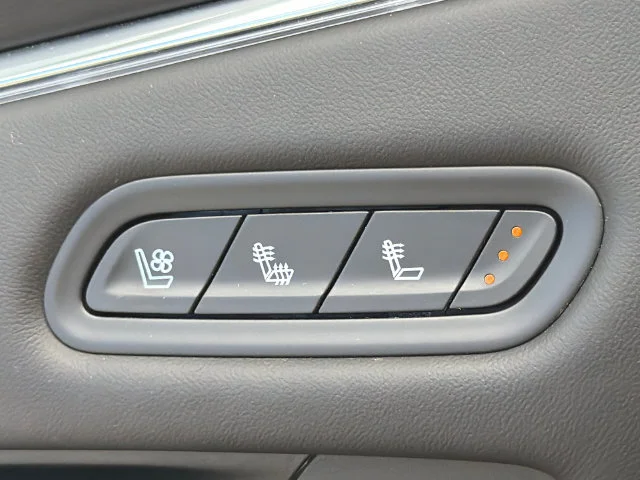 Used 2024 Crystal White Tricoat Cadillac Sport Platinum image 32
