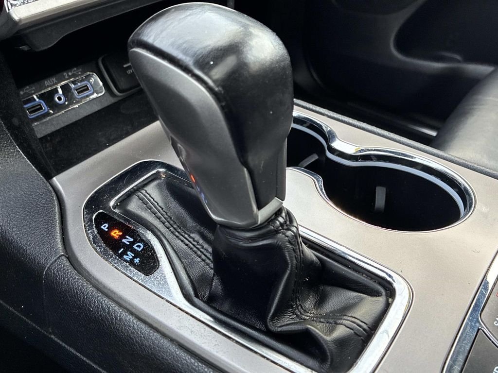 Used 2021 White Jeep Limited image 31