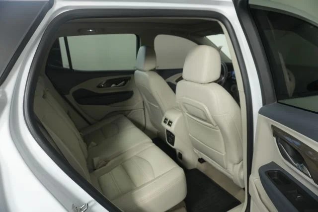 Used 2022 Summit White GMC Denali image 29