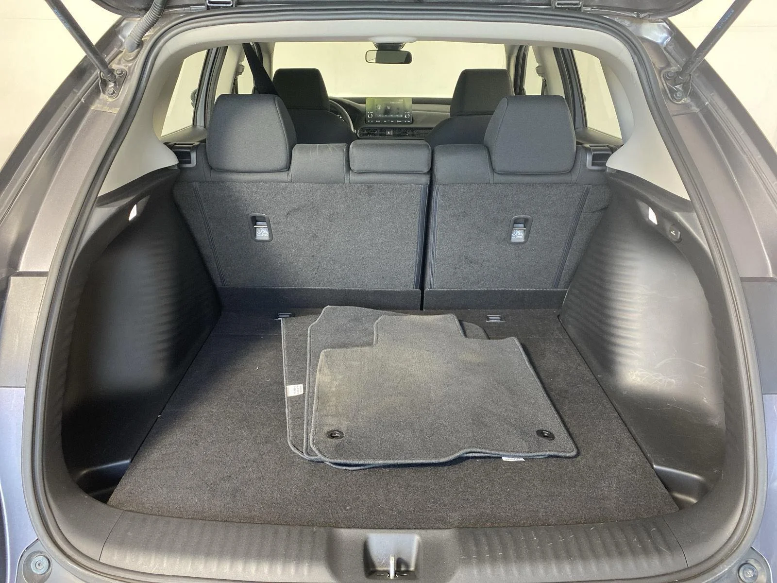 Used 2023 Modern Steel Metallic Honda LX image 8