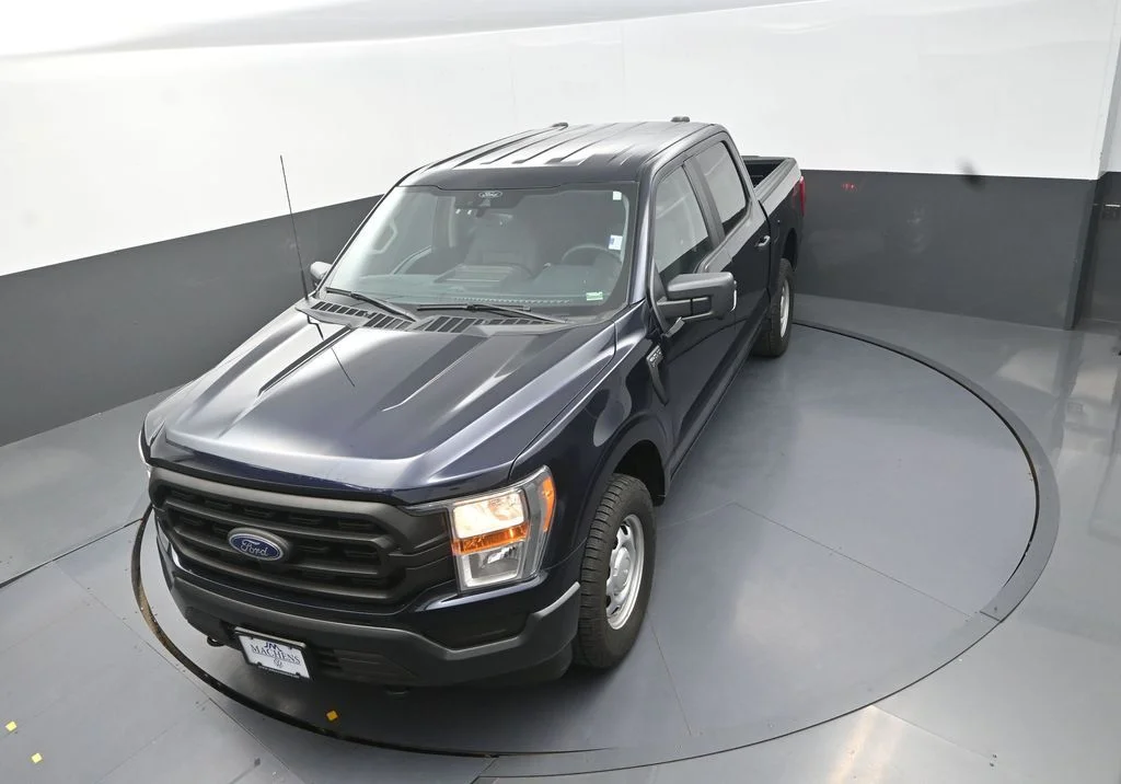 Used 2021 Blue Ford XL image 15