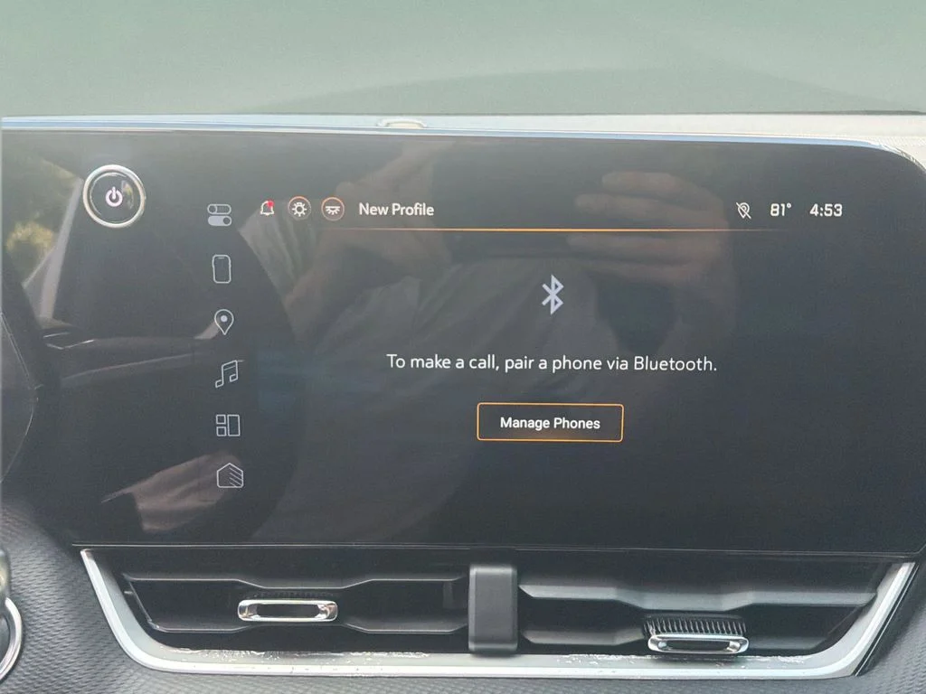 Used 2025 White Chevrolet LT image 16