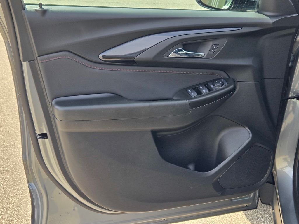 Used 2023 Gray Chevrolet RS image 27