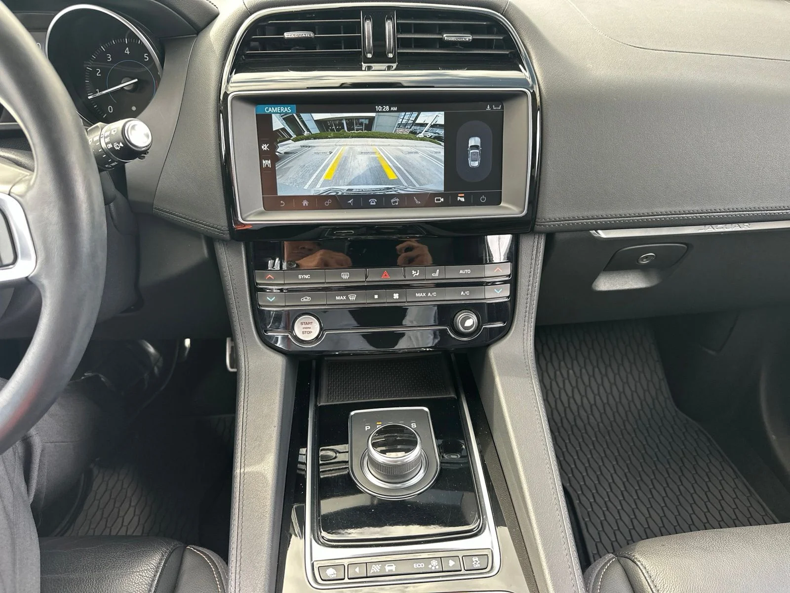 Used 2019 White Jaguar 25t Prestige image 25