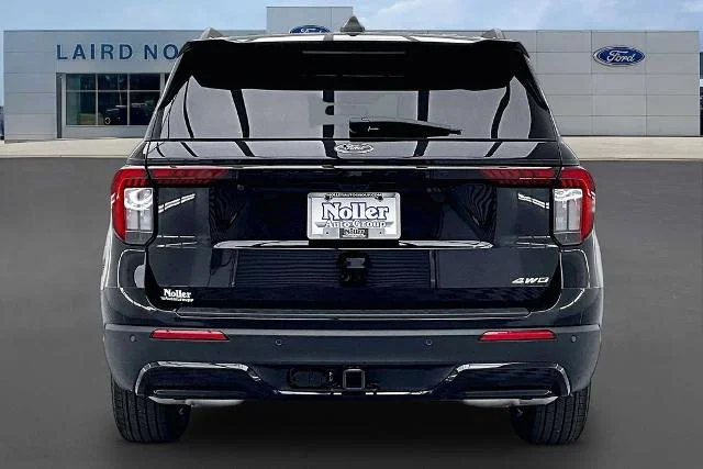 New 2026 Agate Black Metallic Ford ST-Line image 4