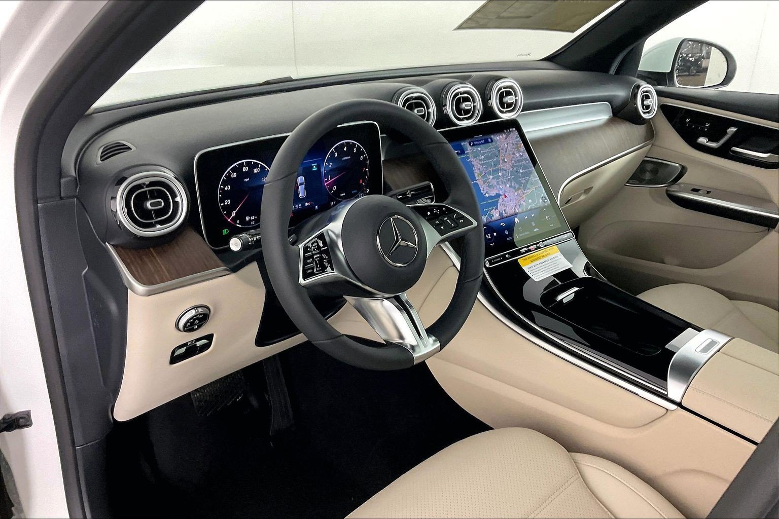 New 2026 Polar White Mercedes-Benz GLC 300 image 19