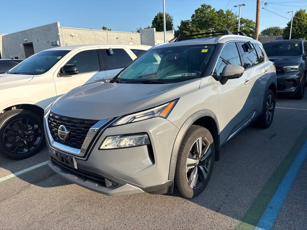 Used 2021 Gray Nissan SL image 3