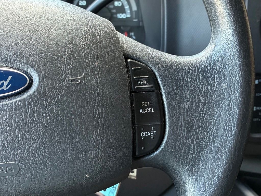 Used 2014 Oxford White Ford XLT image 28