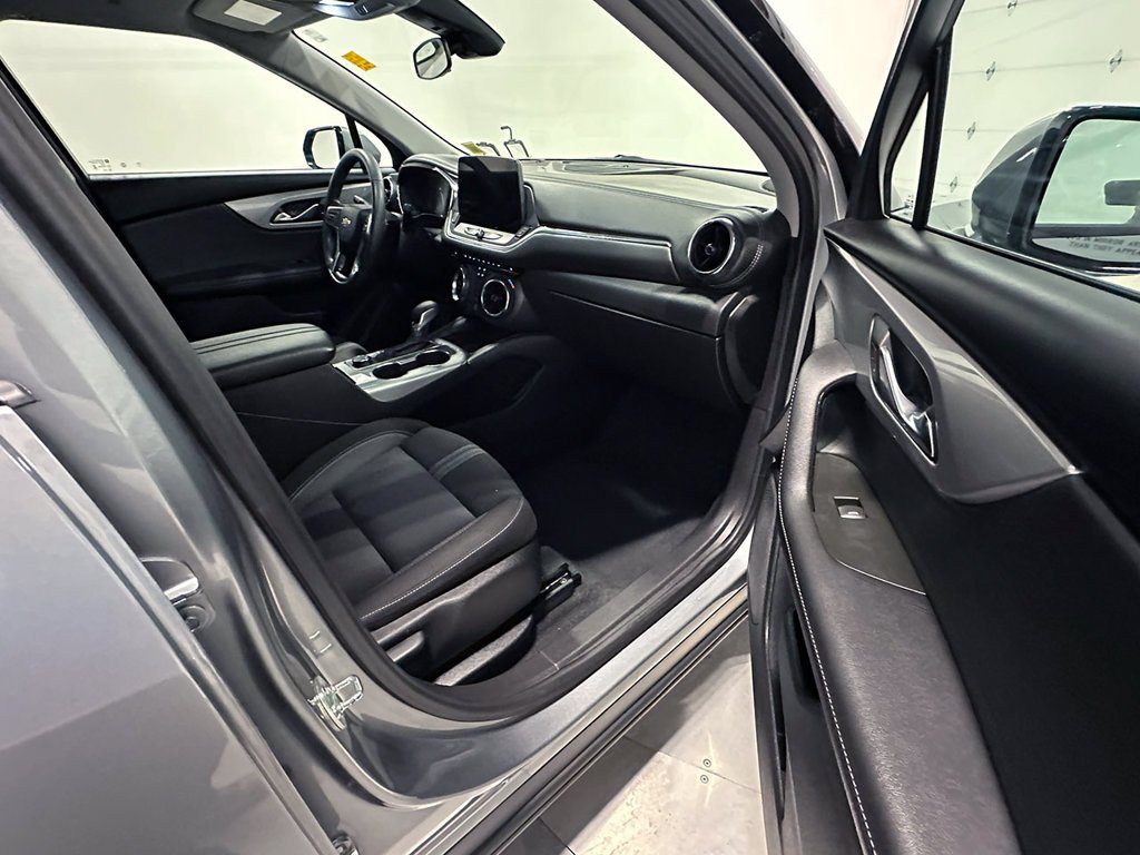Used 2025 Gray Chevrolet LT image 24