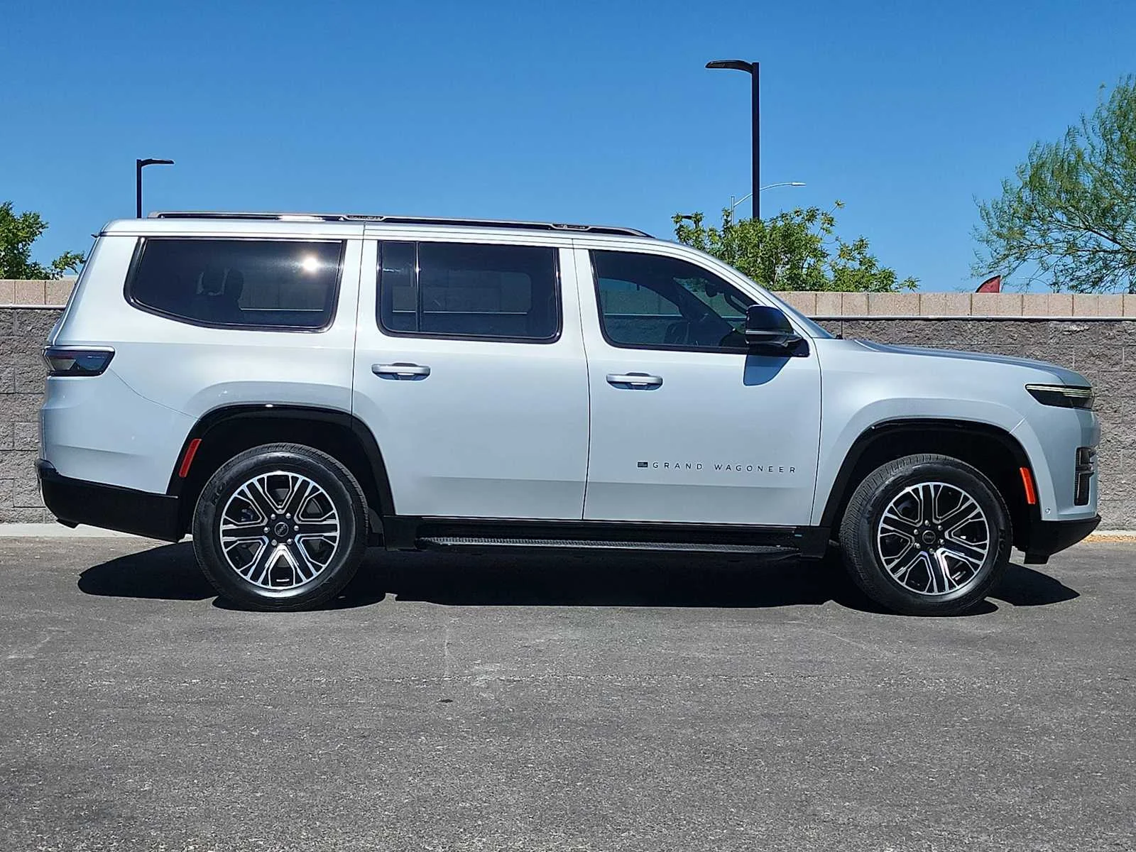 Used 2026 Silver Zynith Jeep  image 9