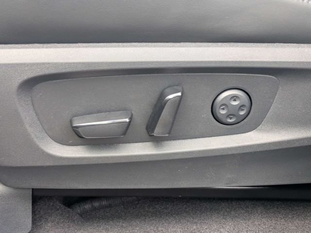 Used 2027 Gray INFINITI LUXE image 21