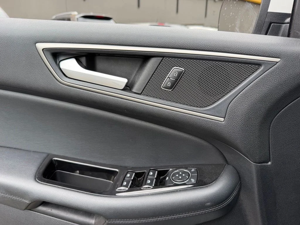 Used 2020 White Ford SEL image 11