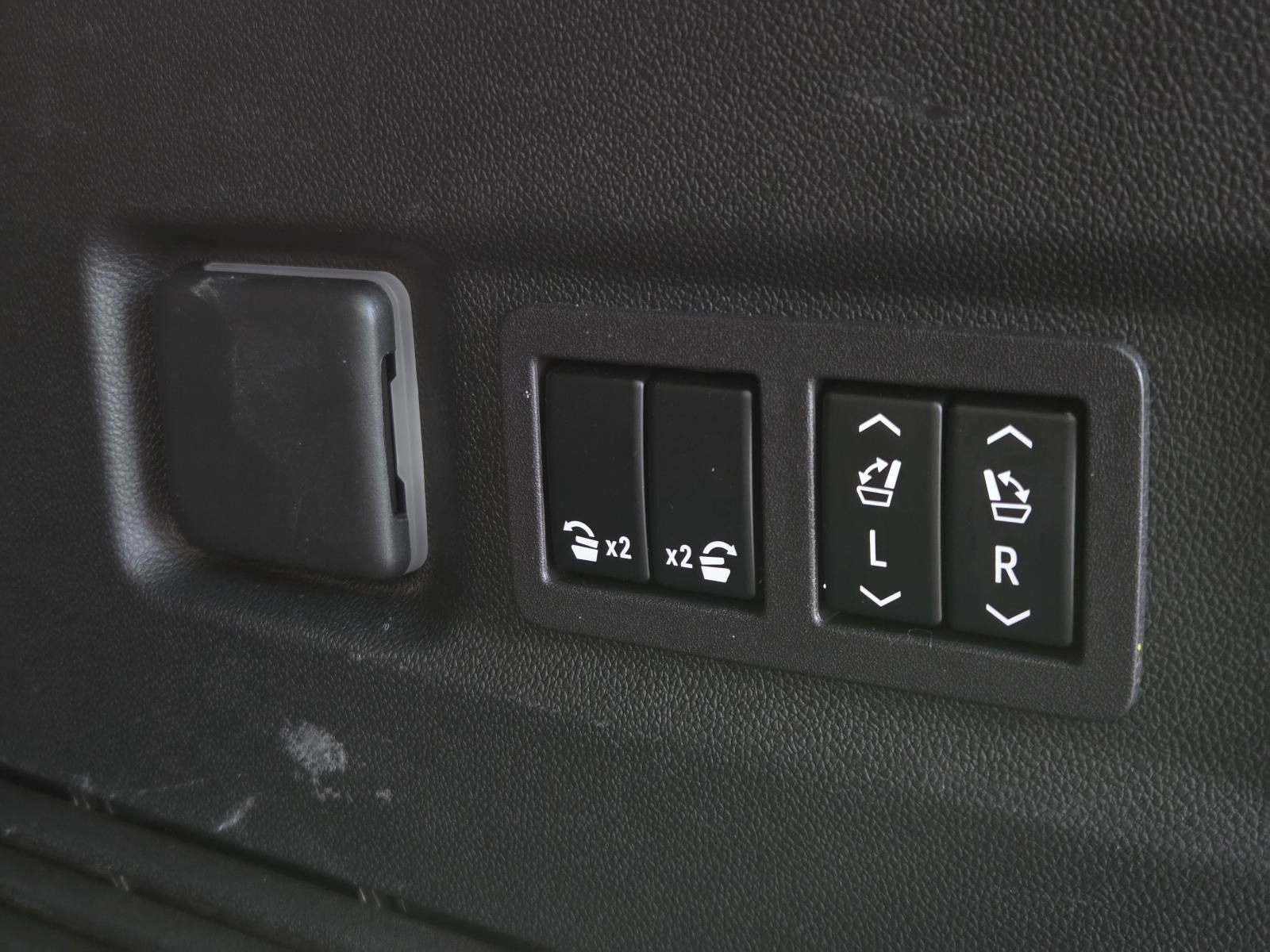 2024 Chevrolet Suburban Z71 - Photo 12