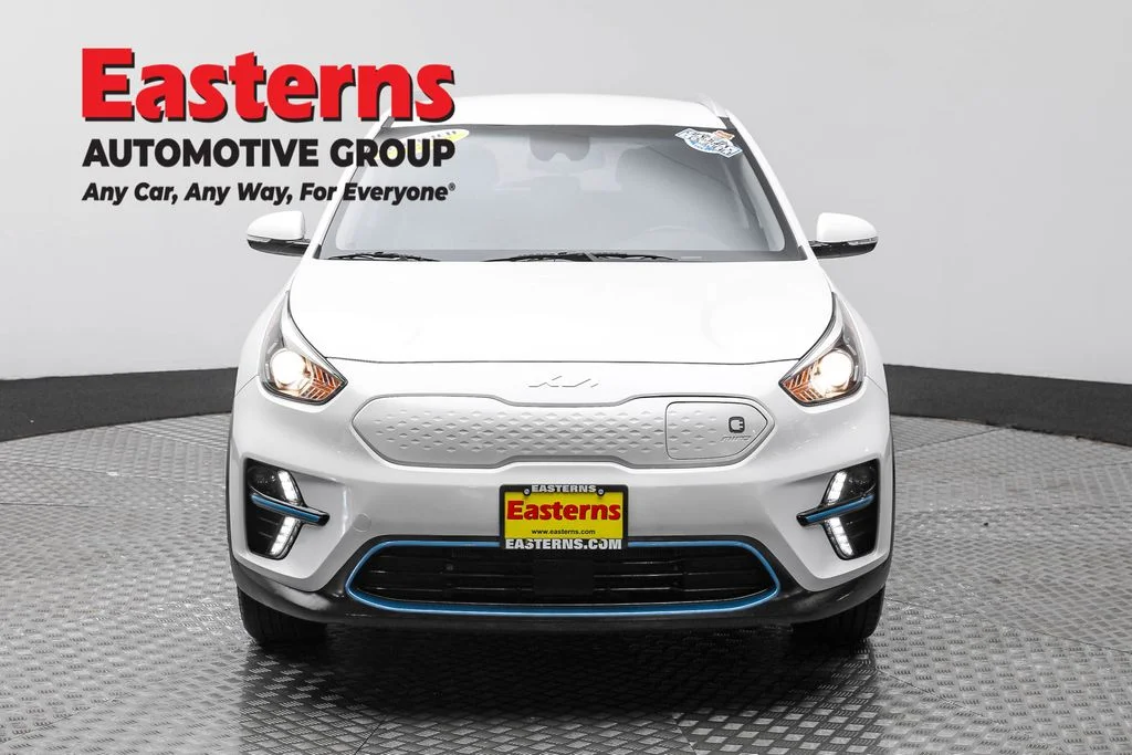 Used 2022 White Kia EX image 2