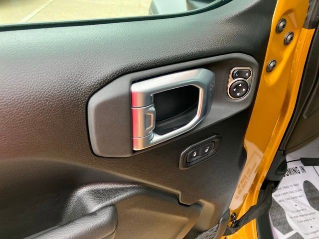 New 2026 Goldilocks Exterior Paint Jeep Sport S image 9