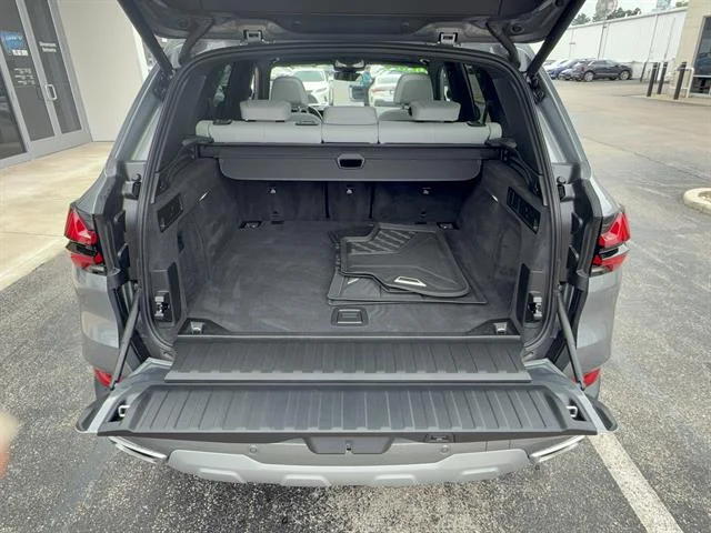 New 2026 Skyscraper Grey Metallic BMW xDrive40i image 5