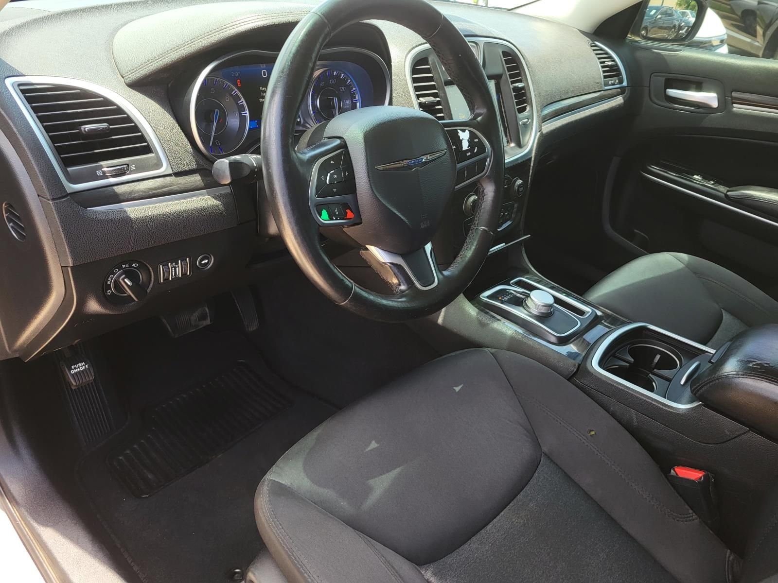 Used 2019 Granite Crystal Metallic Clearcoat Chrysler Touring image 17