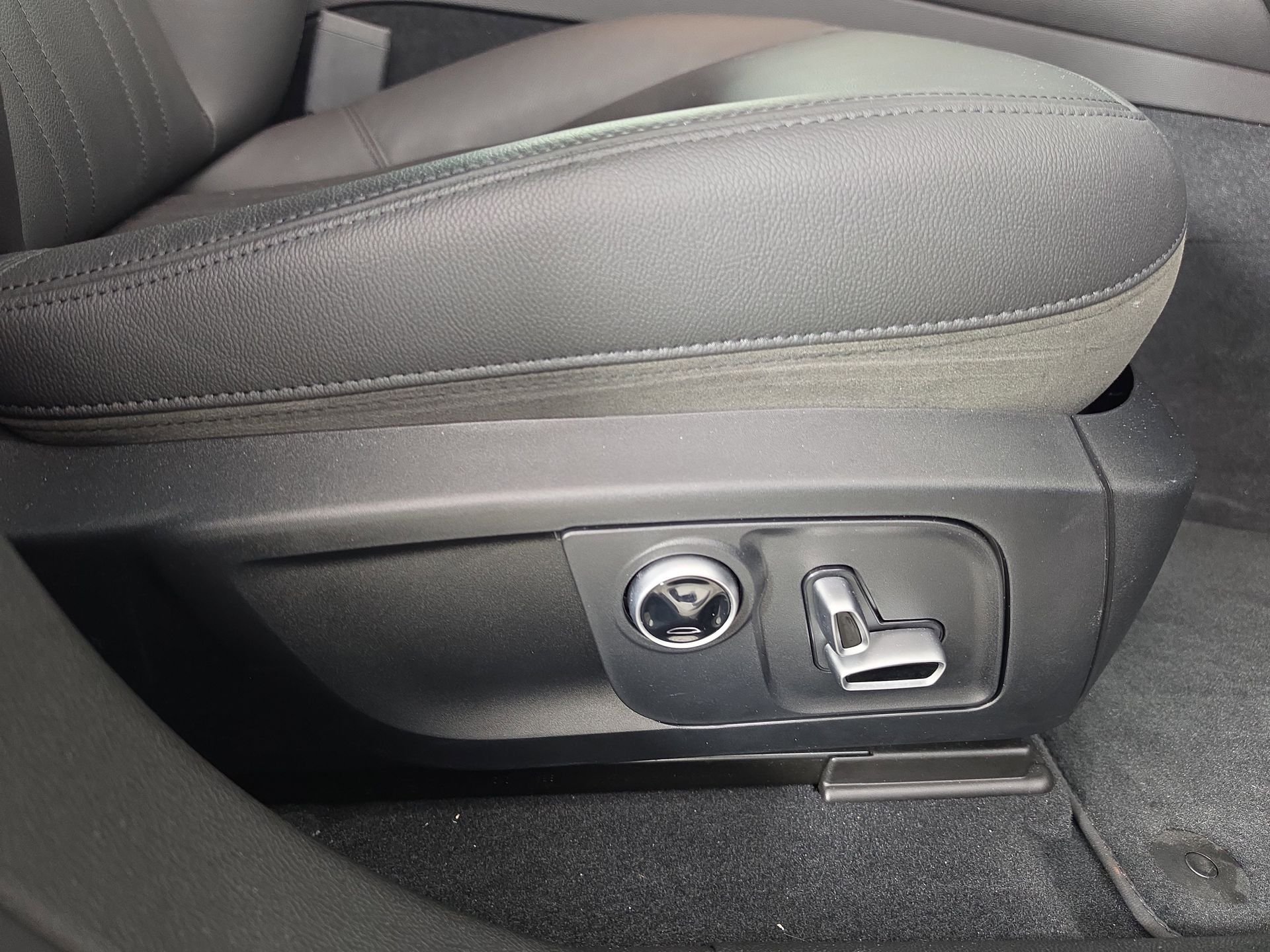 Used 2022 Gray Maserati Modena image 42
